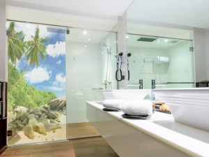 Duschkabinen Aufkleber / Duschkabinen Dekore - Glasrückwand Dusche mit eigenen Motiv